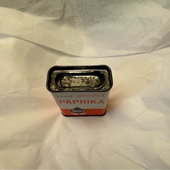Tone’s Paprika Tin. Made in Des Moines, IA - Picture 7 of 10